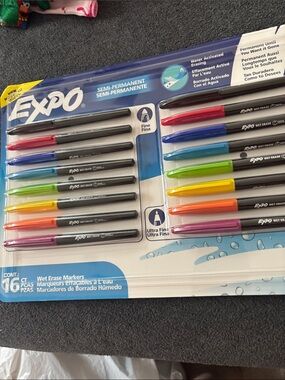 EXPO Ultra Fine Tip Marker Pack - Bright Multicolor Set